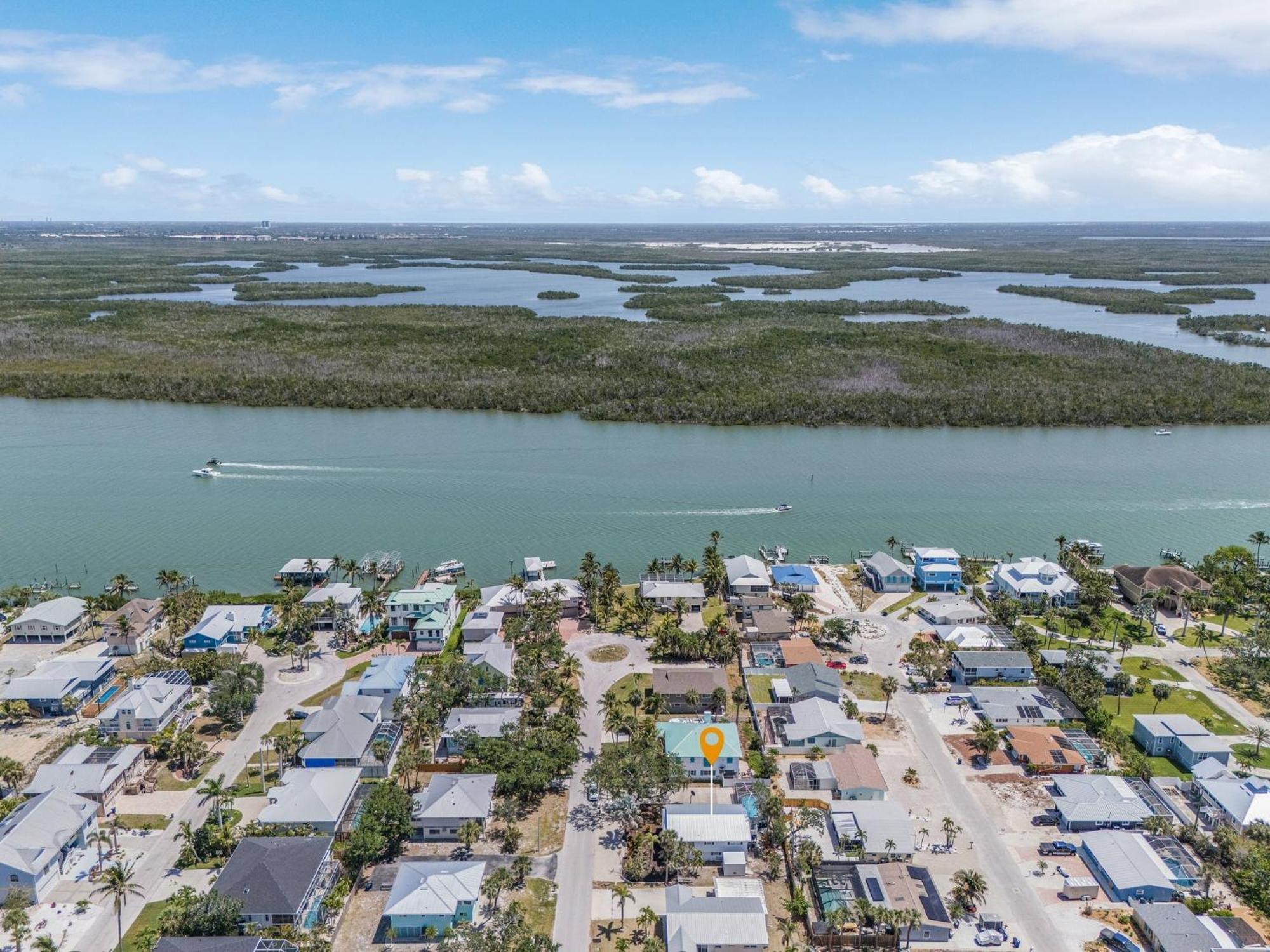 140 Barefoot Bungalow: 4Br/2Ba W/ Heated Pool! Fort Myers Beach Luaran gambar